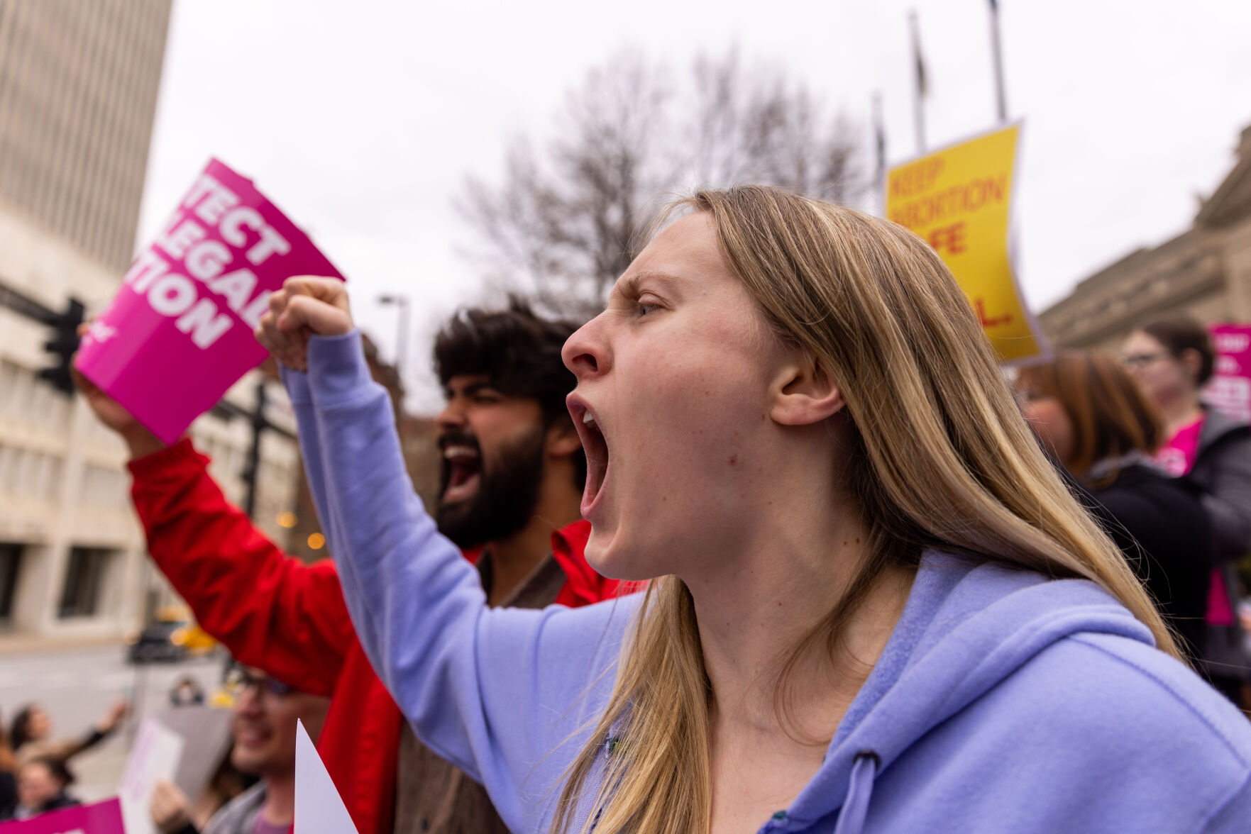 050422-owh-new-abortionrally-ar02.JPG